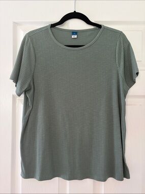 Old Navy Ribbed Short Sleeve Tee in Sage Green
